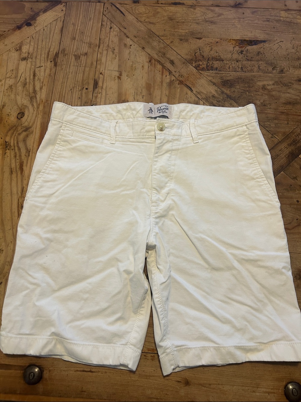 Penguin Men's White Flat-Front Chino Shorts size 32